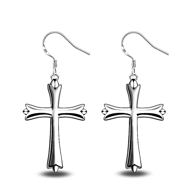 Boucles d’Oreilles Croix Femme – Finition Argentée