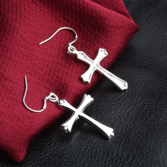 Boucles d’Oreilles Croix Femme – Accessoire Élégant